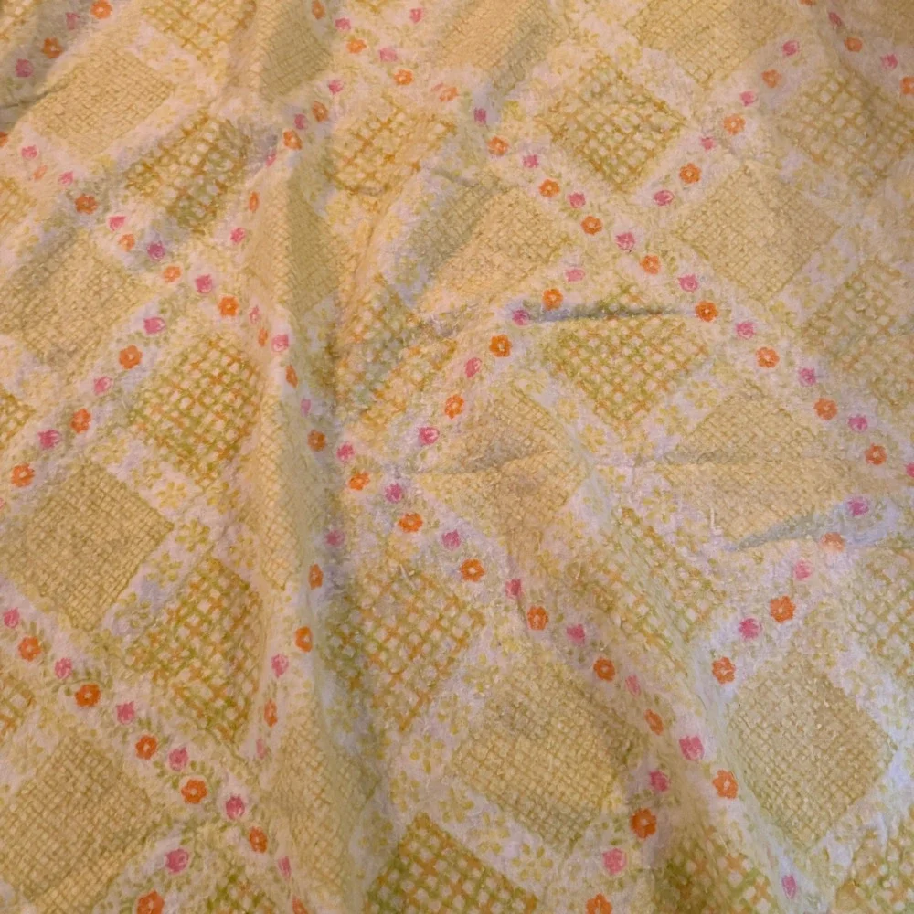 2.1Vtg Floral Plush Blanket 90x102.75 Yellow Pink Green Satin Binding Queen/King